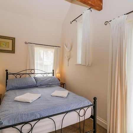 Parkfield Cottage Sturminster Marshall Bagian luar foto