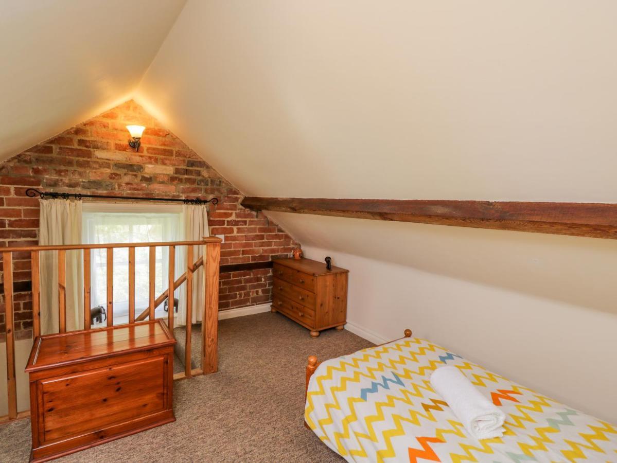 Parkfield Cottage Sturminster Marshall Bagian luar foto