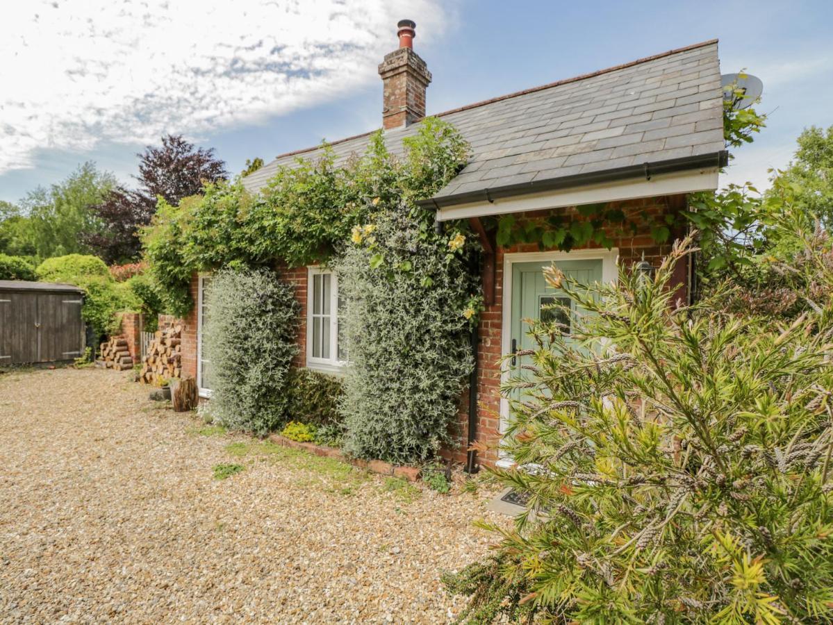 Parkfield Cottage Sturminster Marshall Bagian luar foto