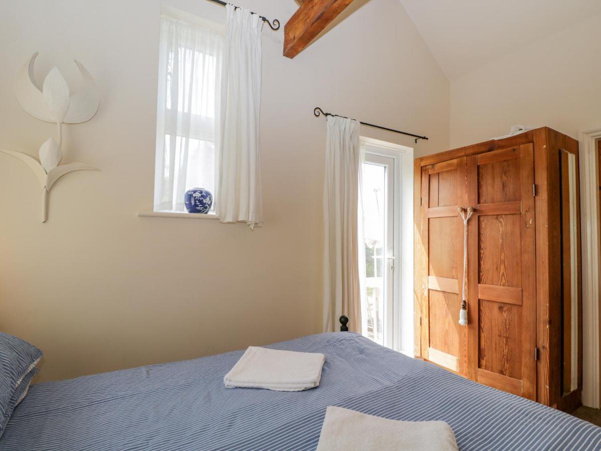 Parkfield Cottage Sturminster Marshall Bagian luar foto