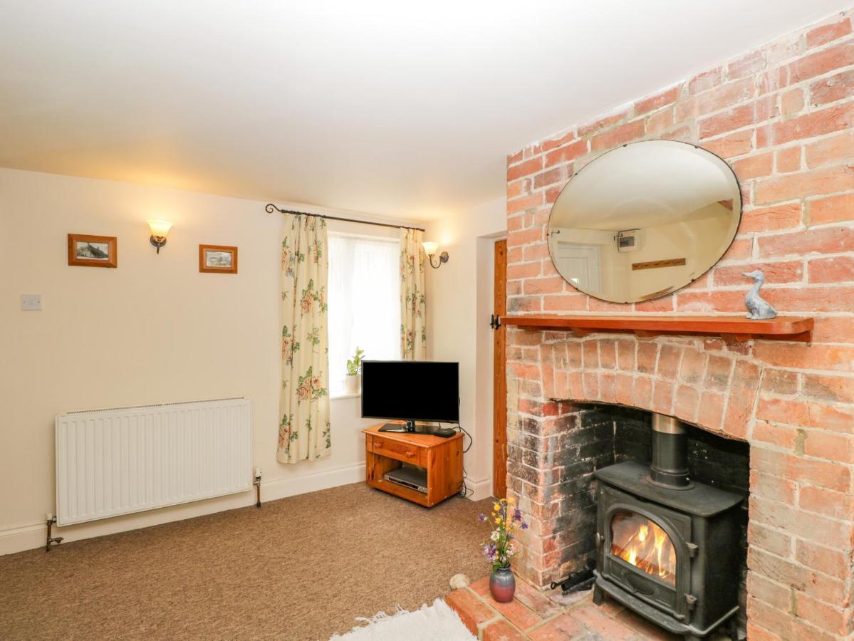 Parkfield Cottage Sturminster Marshall Bagian luar foto