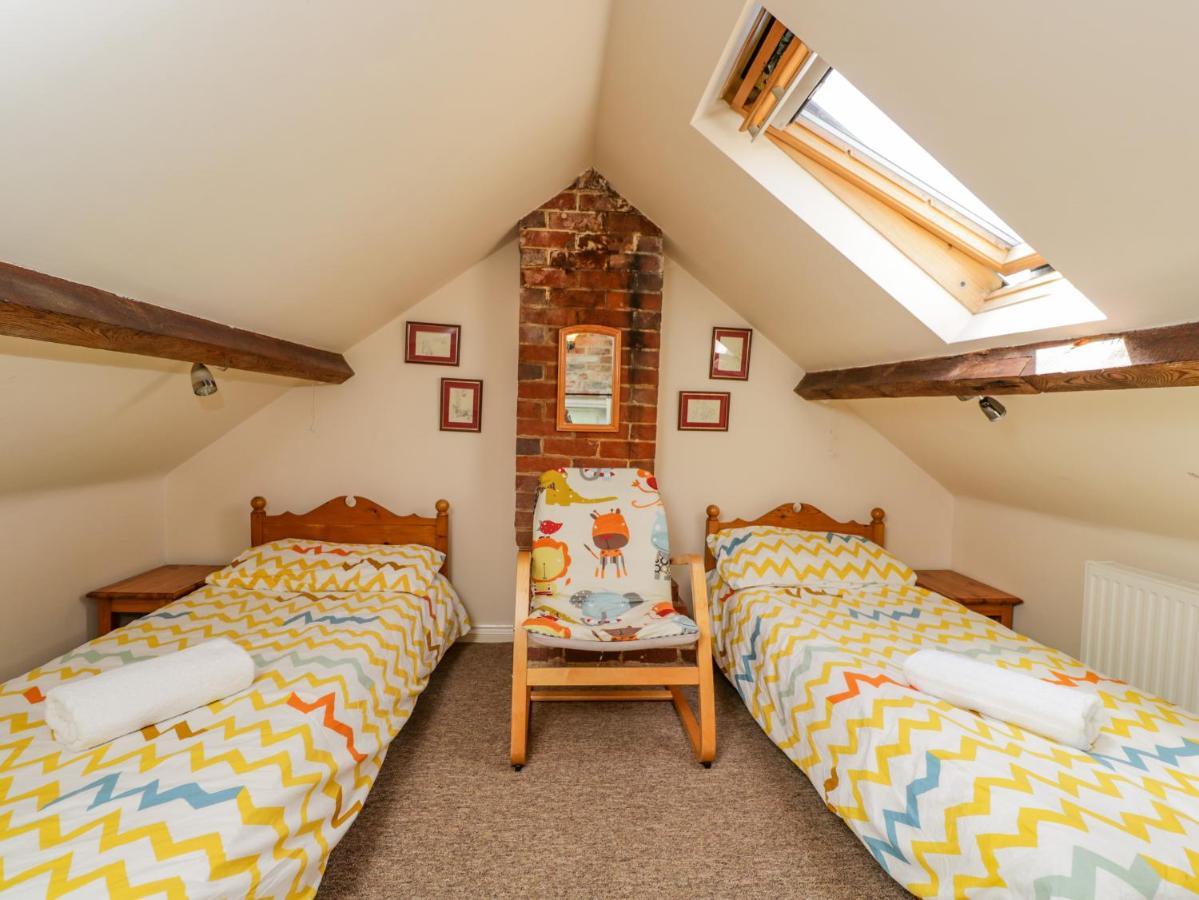 Parkfield Cottage Sturminster Marshall Bagian luar foto